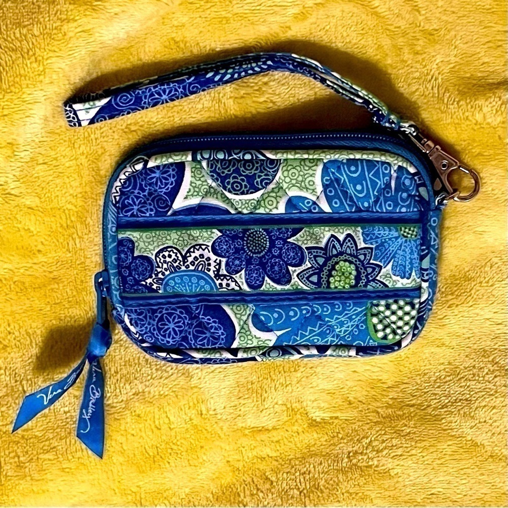 Rare Vera Bradley Floral Wristlet Green and Blue